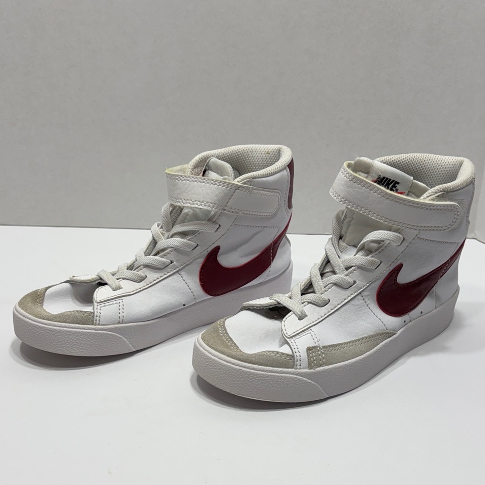 Boys Nike Blazer Mid 77 White Team Red Shoes Size 13.5 C